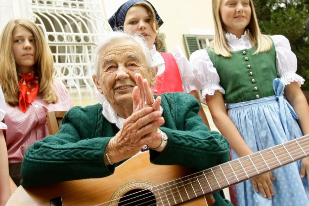 sub-von-trapp-obit-superJumbo